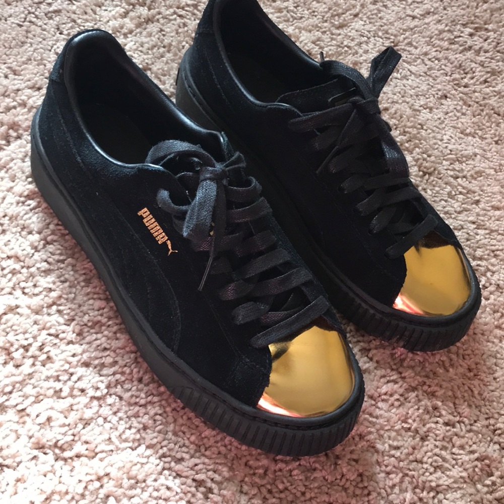 GOLD TIP Black Suede PUMA platform sneakers